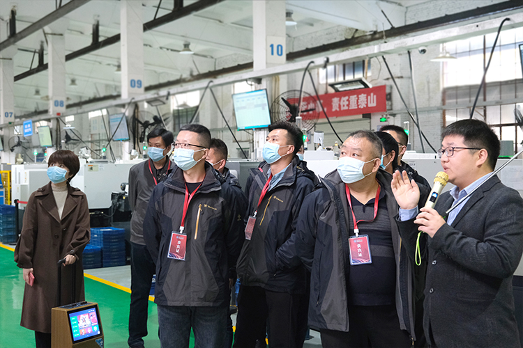 【整理】泗水機(jī)床附件行業(yè)協(xié)會(huì)來(lái)訪照片L1020褚少青 (14).jpg